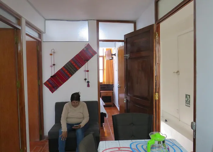 Apu San Isidro ゲストハウス